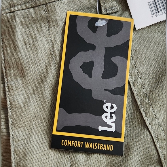 🩳 Lee Women’s Olive Green Shorts – Size 10, NWT, Comfort Waistband, 6” Inseam - Picture 4 of 11